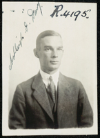 Portrait of Dr Ashleigh Osborne Davy [ jpg ]