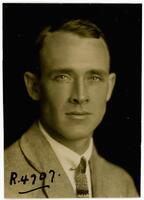 Portrait of Dr Tristram Essex Young Holcombe [ jpg ]