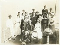 Freda Bage with students, University of Queensland [ jpg ]